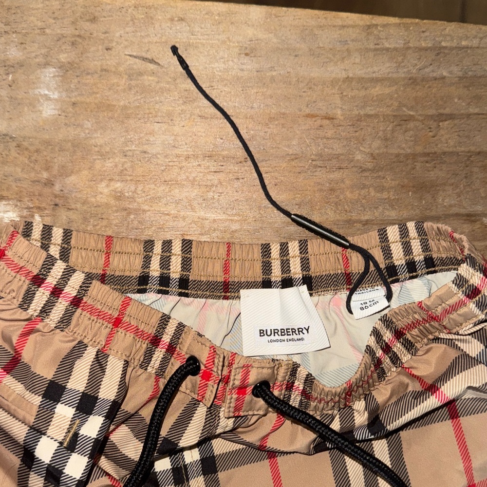 Burberry Beige and Red Plaid Shorts - Picture 4 of 6